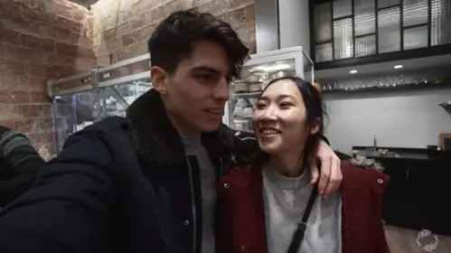 华裔美女博主与男友的性爱日记 - 她想在我们播放视频后再次做爱