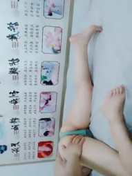 【搞良家骚女】，这是多少男人梦寐以求的工作，良家人妻躺平随意摸，手法专业挑起性欲就可以干，淫叫响起来