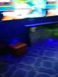 【激情KTV干妹子】我和兄弟带着小姐姐进入KTV里的洗手间 小姐姐吹箫的水平不够高 兄弟插进蝴蝶逼