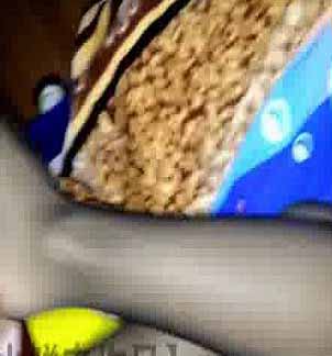 深圳大三绝色美女边操B边玩手机!第一次见胸又大又漂...