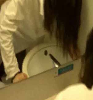 土豪花大价钱找的极品商务模特浴室猛日