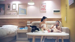 排骨哥宾馆约操水嫩小美女这幺多姿势操那幺久